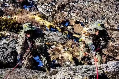 尖兵的装备_1插图1